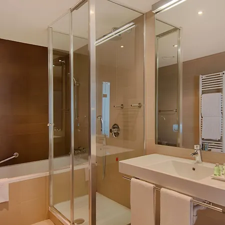 فندق Nh Darsena 4*