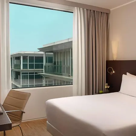 Hotell Nh Darsena Savona