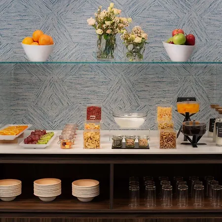Hotell Nh Darsena