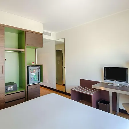 Hotel Nh Darsena 4*