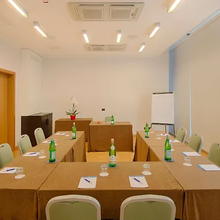 Ξενοδοχείο Nh Darsena Σαβόνα