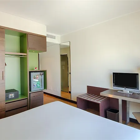 Hotel Nh Darsena 4*
