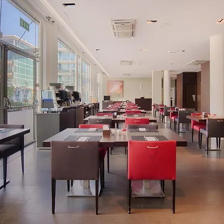 Hotell Nh Darsena 4*