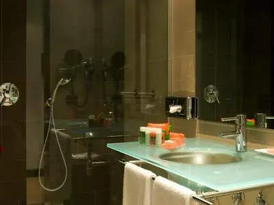Hotell Nh Darsena Savona