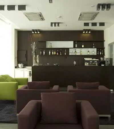 Nh萨沃纳达瑟纳酒店 酒店