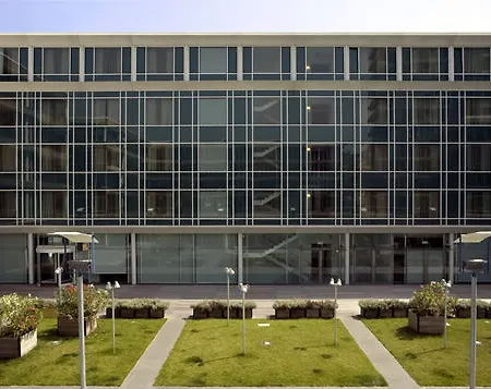 Hotell Nh Darsena 4*