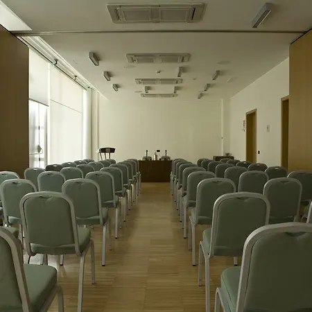 Hotell Nh Darsena